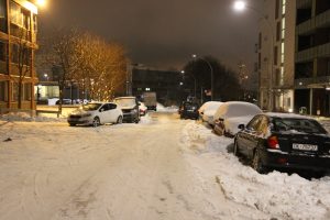 Snø og gateparkering i BGO (4)