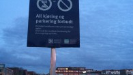    Det høres unektelig litt rart ut at det er blitt forbudt å parkere på Ensjø sin største parkeringsplass. Det har imidlertid aldri vært lov å parkere på denne plassen. […]