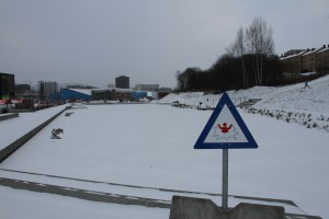 Gladengveien og usikker is på teglverksdammen 028