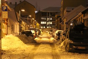 Snø og gateparkering i BGO (24)